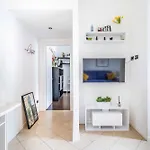 Domusmi Massarenti ميلان