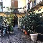 Casera Loft, Historic Courtyard In Navigli Apartment Milan