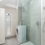 Guesthost - Prada Loft Near Porta Romana شقة ميلان
