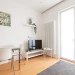 아파트 Easytopstay - Bramante Cozy Flat *