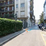 Trendy Corner - Fashion District Apartment