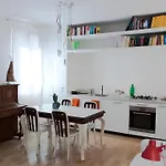 Lejlighed Yr Station - 5 Min Walk To Metro & Trains Milano