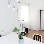 Yr Station - 5 Min Walk To Metro & Trains * Milano