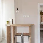 Stylish Studio, Skyline View, Modern Amenities ミラノ