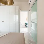 Stylish Studio, Skyline View, Modern Amenities * ミラノ