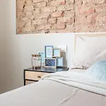 Stylish Studio, Skyline View, Modern Amenities
