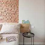 Stylish Studio, Skyline View, Modern Amenities アパート