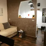 アパート Deluxe Stile Industrial Centro Milano, Potente Wi-fi, 3 Linee Metropolitane- Collegato Direttamente Con Aeroporto Di Malpensa E Rho Fiera In 10 Minuti ミラノ