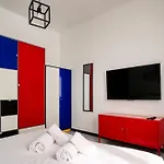 Casa Mondrian; Ac And Fast Wi-fi