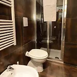 Argento, Bright Flat In The Center, 7 Guests, Parking & Wifi, Near To 3 Tram Lines And The Metro - Well Connected To Airports And To The Train Station Milan