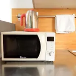 Argento, Bright Flat In The Center, 7 Guests, Parking & Wifi, Near To 3 Tram Lines And The Metro - Well Connected To Airports And To The Train Station