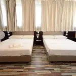 Argento, Bright Flat In The Center, 7 Guests, Parking & Wifi, Near To 3 Tram Lines And The Metro - Well Connected To Airports And To The Train Station * Milan