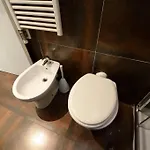 Argento, Bright Flat In The Center, 7 Guests, Parking & Wifi, Near To 3 Tram Lines And The Metro - Well Connected To Airports And To The Train Station Apartment Milan