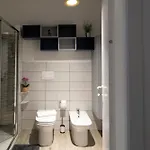 Apartment Cinema Station - 10 Mins Citycenter Milan