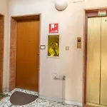 Front Metro Lucania شقة *