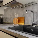 شقة Just Urban - Bright New 2br In Center - M2 And M4 ميلان