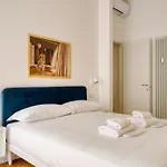Just Urban - Bright New 2br In Center - M2 And M4 شقة ميلان