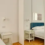 شقة Just Urban - Bright New 2br In Center - M2 And M4 ميلان