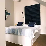 Comecasa Larga Cosy ميلان