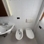 Spazio Breda - Free Parking, Private Garage, Metro M1, Balcony, 4 Guests 아파트 *