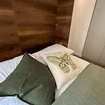 2br 2ba Ultra-fast Wifi Steps To Metro