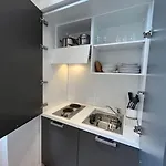 Holiday home 2br 2ba Ultra-fast Wifi Steps To Metro
