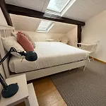 Hébergement de vacances Sunny 2br Penthouse Near Milan