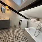 Sunny 2br Penthouse Near * Milan