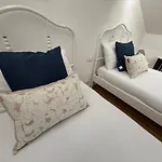 Hébergement de vacances Sunny 2br Penthouse Near *