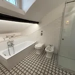 Sunny 2br Penthouse Near * Milan