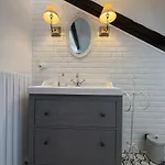 Sunny 2br Penthouse Near Hébergement de vacances