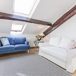 Sunny 2br Penthouse Near Hébergement de vacances