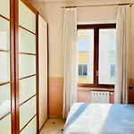 Artistic 2-bedroom Mailand
