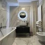 Luxury Close To Citylife, Metro & Dining Dom wakacyjny *