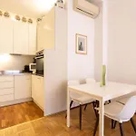 Disciplini Two Bedrooms Appartamento Milano