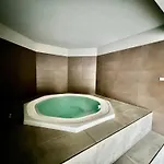 Apartamento Giax Tower Premium Modern Milanese Flat With Gym Pool View & Box Milão