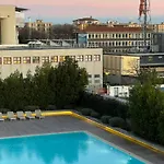 Giax Tower Premium Modern Milanese Flat With Gym Pool View & Box Apartamento Milão