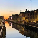 Location Naviglio With Terrace شقة *