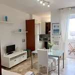 Floor Retreat Private Balconies Cityskyline Milan