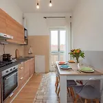 דירה Navigli Retreat Near Duomo מילאנו