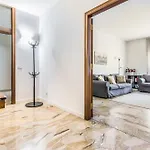 - Brand New 4 Pax Life & The Giulio Cesare 5 Apartman