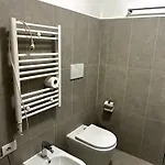 Moderno Bilocale Vicino Navigli E Bocconi Milan