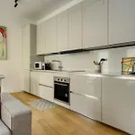 Domusmi Petrella 4 * Milán