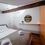 The Mirror Attic - Moscova Brera * ميلان