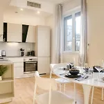 아파트 Corso Vittorio Emanuele Grandsuite - Position In Next To Duomo 밀라노