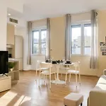 아파트 Corso Vittorio Emanuele Grandsuite - Position In Next To Duomo