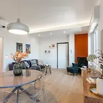 Daire New Collection - With Terrace - Isola District Near Metro Milano