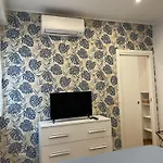 아파트 Samia House