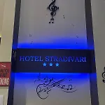 Stradivari 3*