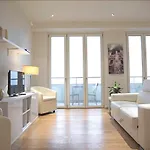 Stunning Views Apartment *